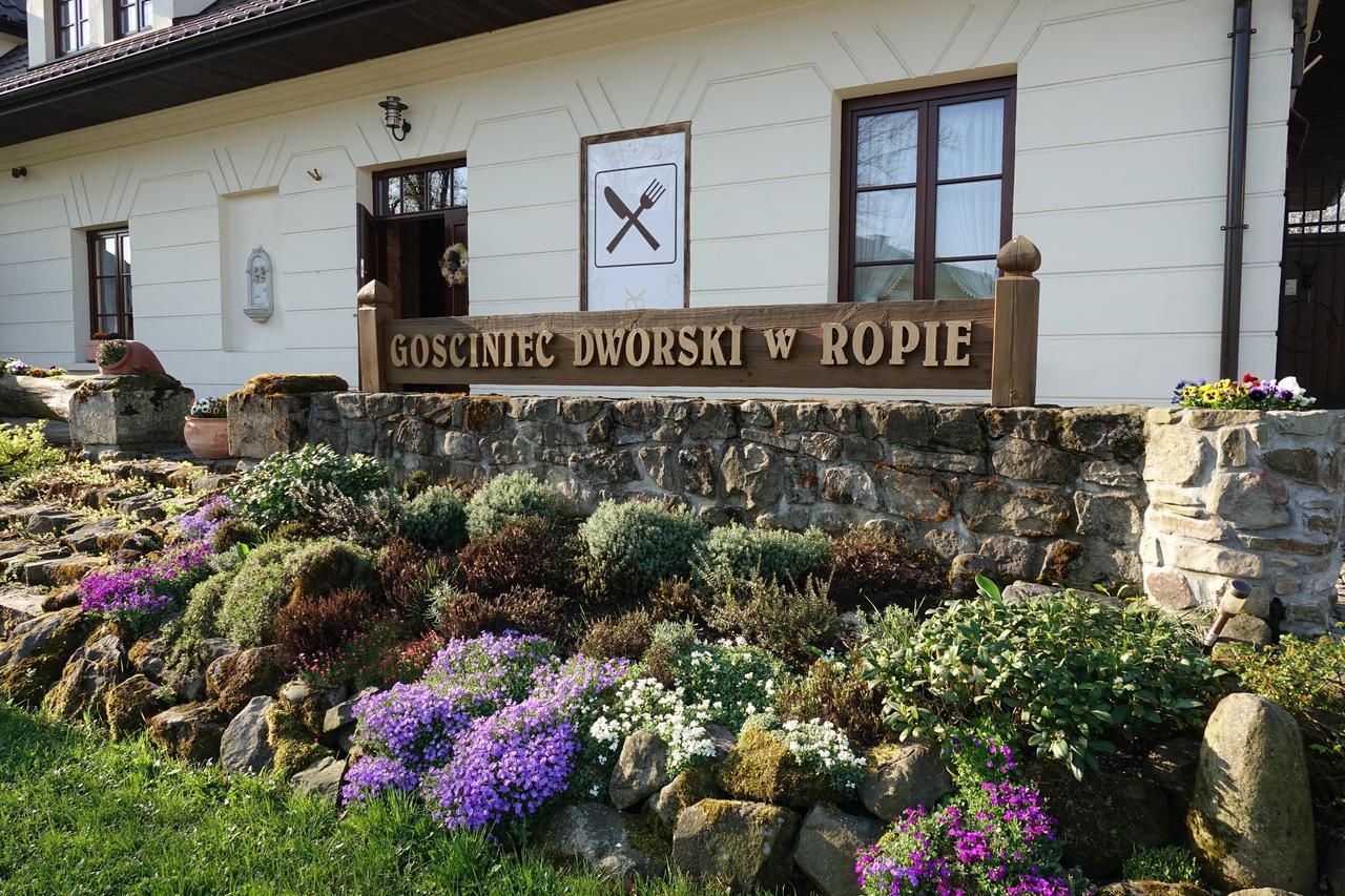 Gosciniec Dworski W Ropie - Pokoje Goscinne Ropa ภายนอก รูปภาพ